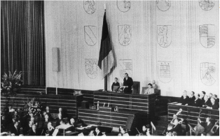 **SPD Paul Löbe opened the Bundestag's first session on 7 September 1949**